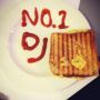 Ik kreeg zojuist de beste midnight snack ever van @tomasdelsing. #3fm 