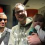 Hoe schattig... @biembuijs nam op zn vrije dag dochtertje Merel mee zodat @josejamesmusic haar 1e live optreden is...
