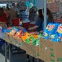 【厚木基地日米親善春まつり2016】物販を覗いてみると日本では見かけないお菓子が並んでいます これ一袋300円は安いのか？ｗ 