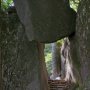 【筑波山】筑波山奇岩群その6 弁慶の七戻り 頭上の巨岩が地震で落っこちてきそうｗ 
