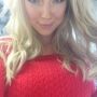 Selfie behind the scenes @ photoshoot in Auckland #NewZealand :) My make-up artist was a champion! 