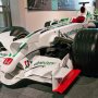 【オール ホンダF1マシン特別展示】Honda RA108 ホンダF1第3期最後のマシン ノーズ先端のダンボウィングを始め多数の空力パーツで武装した凄い奴 あとアースカラーもｗ 