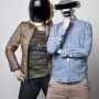 OMG!!! Eindelijk duidelijk wie er onder die helmen zaten; het waren @roos3fm en @michielveenstra all along! #daftpunk