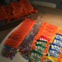 @doney Elk jaar meer. Vorig jaar 150 zakjes snoep gemaakt, maar dat bleek te weinig. Zo’n 200 kinderen uiteindelijk. 