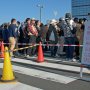 【第20回大洗あんこう祭り】一般の観光客の方々は1杯100円で振る舞われるあんこう汁の待機列に並ばれます まあこっちが本来のあんこう祭りのお客さんですし  