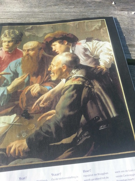 'De man rechts, met de naar voren priemende onderkaak, doet me denken aan de rijdende rechter ' aldus @dijkshoorn