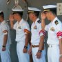 【横浜開港祭 護衛艦たかなみ一般公開】乗組員の皆さんが敬礼で迎えてくれます 