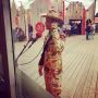 Wow. Deze gast maakte van #3fm festivalkleedjes gewoon festivalkleding! #ll14 #lowlands