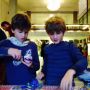 T en Kikai na de voorstelling"Naar de haaien"