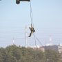 【習志野駐屯地 降下訓練始め】これもこれで降りるのは怖そうだな...ｗ