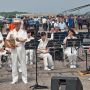 【北宇都宮駐屯地開設42周年記念行事】今日もイベントのスタートを飾るのは第12音楽隊による演奏 宇都宮という事で掴みは「ちょっと、ちょっとちょっと」 クッソワロタｗｗｗｗｗｗｗ