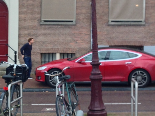 Alle developers van @mathys in de Tesla. Liefst nu geen ongeluk :-)