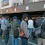  【第20回大洗あんこう祭り】 ガルパン本編で戦車が突っ込んだ肴屋本店さんではサイン会が行われ行列が出来てました おまいらｗｗｗ 