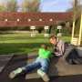 T. Op de schietbaan. 