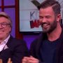Één van de veie momenten dat Robert Kranenborg en klappend, lachend of anderszins onder de indruk van Wim en Lizzy waren, gisteravond tijdens de live uitzending van @rtllatenight Wim en Lizzy uit Kitchen Impossible deden het fantastisch. Ze vertelden waarom ze graag in de horeca willen werken, waar ze van dromen, wat ze soms moeilijk vinden aan leven met een beperking én... ze mochten van @humbertotan een heel stuk van een interview overnemen. Humberto deed precies wat ik hoop dat heel veel werknemers zullen doen; hij gaf mensen die vaak geen kans krijgen de ruimte, hij was geduldig, geïnteresseerd en nam de tijd om het talent te laten zien van twee jonge mensen die niets anders willen dan jij en ik... eigen keuzes maken, uitdagend werk doen. Mogelijkheden zien in plaats van beperkingen.
Kitchen Impossible begint vanavond, om 21:30u op @net5nl 
#MEE #philadelphia @vossius @cheftoub