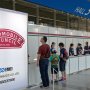 【AUTOMOBILE COUNCIL 2016】開催される第3ホール前の受付に行くとチョロチョロっと人がいたｗ まあオートサロンみたいに殺伐としてないのは良い事だｗ (ﾟ∀ﾟ; ｱｾｱｾ 