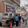 【自衛隊グリーンフェスタ2015】もう1つの目玉はオリオン通りのアーケード内に展示された自衛隊の走行車両 宇都宮厳戒態勢ｗｗｗｗｗｗｗ