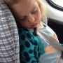 I. In de auto. 