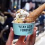 Dit wordt een hit: cookie dough ijs, met cookie dough met een cookie crumble. Amsterdammers weten dit nog niet, maar in Rotterdam is er een permanente cookie dough rij. 
#getitwhileitscold #gotacoolchick #food #trend #hotspot #coolspot