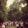 Briljant mooie locaties op #dekmantel festival. Hier kun je je feestje aan de wilgen hangen! 