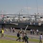 【FleetWeek 横浜艦艇公開】一般公開のサービスなのかはたまたエレベーターが壊れて降ろせなかっただけなのかは定かではないがこの日は艦載ヘリの多くが甲板上に出されていました