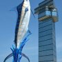 【艦艇公開 in 大洗2016】マリンタワーとカジキのオブジェ