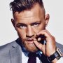 Waarschuwing: hier volgt een stevig potje inside information. Ik heb me een paar jaar geleden voorgenomen nooit meer wakker te blijven voor een wedstrijd of gevecht in het midden van de nacht. Maar vandaag twijfel ik. In de @ufc strijdt deze man @thenotoriousmma tegen @josealdojunioroficial McGregor traint met @portal.ido en combineert de Ierse agressie met een boeiende stijl. Zeer de moeite waard, als je van deze sport houdt. #mma #aldovsmcgregor