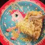 Appelkruimel smaakt zoveel beter van een My Little Pony bordje.