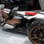 【東京モーターショー2015】2輪と4輪の融合って事で単座なのかｗ つーかカウルの下、がらんどうなんだがこれ自走すんのか？ｗ