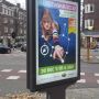 Wereldkampioenschap hangend in kerstverlichting biljarten zonder keu voor kinderen. #evertkwok