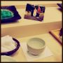 銀座の寿司屋で、写真飾つつ、刺身をつまみ、具のない茶わん蒸し作ってもらって、日本酒呑み続けるとか、こんな孫あかんなｗｗ