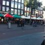 Her bandje op t plein speelt 'There's only one Jarda Simr'