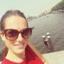 Sunny walks from meeting to meeting #hothothot #business #meetings #walking #sun #capital #sweating #red #dress #amsterdam #happyasahippo