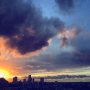 Yellowness exploding somewhere behind the skyline 💥💥