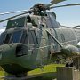 【厚木基地日米親善春まつり2016】イベントステージ脇に展示されていた要人輸送用のUH-3H 