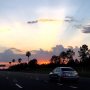 Alleen dit shot al hee. Meer moois en heel vet Amerikaans vreten in m'n derde Orlando vlog op YouTube, check de link in m'n bio #orlando #florida #sunsetter #highway #waltdisneyworld #vlog #youtube