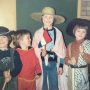 Het was eind jaren zeventig. Van homofobie was bijna geen sprake. Ouders stuurden hun kinderen zonder enige aarzeling als een Western versie van the Village People naar de basisschool. #tbt