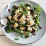Ik hou van deze salade met schapenkaas, salie, amandelen en cranberries! Recept staat in mijn boek Grenzeloos Gezond 💕 #zogemaakt #zolekker #grenzeloosgezond #opnaardekerst