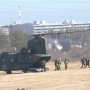【習志野駐屯地 降下訓練始め】続々と偉い人達が式典会場へ向けて降りて行かれる なお式典自体は自分のいた場所からは全く見えなかった()