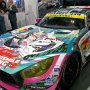 【東京オートサロン2020】前回に続き今回もグッドスマイル・初音ミクAMG(2019年スーパーGT参戦車)がｷﾀ━ヽ(ﾟ∀ﾟ )ﾉ━!! しかし今回はブースが狭く窮屈な展示となりましたｗ