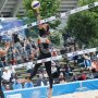 Had to stretch ourselves yesterday to take the win from 🇺🇸 Next up 🔜 🇨🇦 at 16:00 today! Let’s go @sannekeizer 😁👊 #keizermeppelink #teamevi #beachvolleyball #hamburg2019 #worldschamps2019 #voorkaar #dusseldorpmini 📸: @pimspictures