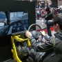 【東京オートサロン2020】スイフトスポーツのVRシミュレーターも登場 画面内のインパネがまんまスイスポｗ 芸が細かいな