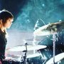 Gezocht: Meisje tussen de 12 en 15 jaar, met talent voor drummen!

Op maandag 26 november draaien wij in de omgeving Amsterdam van 16:00 tot 18:00 een korte scene, als research voor een nieuwe speelfilm van Sanne Vogel. We zijn hiervoor op zoek naar een meisje met donker haar of arabisch uiterlijk, dat heel erg houdt van drummen. Het is voor intern gebruik en er staat een vergoeding voor van 50,- Ben jij tussen de 12 en 15 jaar oud en wil je meedoen? Stuur dan een mailtje met je leeftijd, woonplaats, een foto van jezelf en een filmpje waarin je aan het drummen bent naar  goedvoorelkaar2018@gmail.com Alles je iemand kent waarvan je denkt... nou die moet je hebben... taggen maar! #drummen #casting #meisje #film #drums #talent #hobby #muziek #gezocht