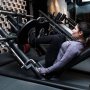 “...Sport is mijn leven. Als ik een dag zonder ga, dan ben ik echt niet meer te genieten. Ik sta om 6 uur op om 10 km te gaan hardlopen en in de avond doe ik fanatiek mee aan crossfit. Soms nog een yogales hier, of een zaktraining daar. Ik probeer dit minimaal 5 a 6 dagen in de week te doen. Gelukkig heb ik geen gezin, want minder dan dit kan niet, dan word ik namelijk gek!”. Help! Ben ik verslaafd aan sporten? Nieuw blog van psychologe Ayeh Dokht. Link in bio. 😮 -
📸: @thierrydezoetenphotography