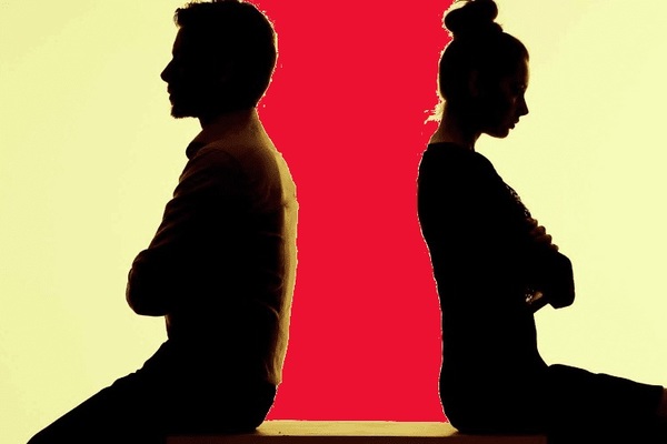 How To Know Your Partner Is In Extra Marital Affair?