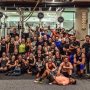 5 weken, 5 workouts, 5 gezellig drukke zaterdagen waarin iedereen het beste in elkaar naar boven haalt. Het is mooi om te zien hoe betrokken we kunnen zijn met elkaar, hoe we elkaar kunnen aanmoedigen voor die ene laatste rep! En dit mag het hele jaar door💪 trainen doe je ook voor jezelf maar wat is het toch leuk om samen te doen!! Iedereen bedankt voor het succes van de open 2018, op naar volgend jaar!! 📸 @merel_vd_geest 
#crossfitopen #crossfit #community #crossfitvondelgym