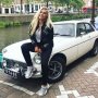 Sorry buurman, ik zal niet meer op uw auto zitten.. 🙈😘 Wat heb jij voor het laatst gedaan wat niet mocht ? #rebel #somskanjenietanders #mustang #itmustbeamustang 💕💕