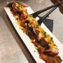 Vaak is het raadzaam om het gerecht te bestellen waar een tent zijn naam aan ontleent. In het geval van Bar Pulpo is dat zelfs een must. De spies uit de josper komt met een stevige saus van onder meer aubergine en een goede crunch. Vergeet vooral niet de huisgemaakte saffraan sambal. 
#rotterdamfood #debuikvanrotterdam #foodtip #rotterdam