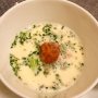 Soms vraag ik me af of ik wel een echte foodie ben, wederom kies ik uit meer dan 10 gangen de soep als lekkerste gerecht, deze keer bij chef Rogier van Dam. Mijn disgenoot chef Thomas koos blind voor de eend, maar ik viel voor deze uber romige knoflooksoep met wonton. 
#uiteten #lastage #michelinstar #debuikvanamsterdam