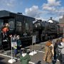 【SL新年号2020】午後の上り線はキューロク館脇の踏切から撮りました イベントがある時くらいしか来ないキューロク館ですが平時でもけっこう人いるんだなぁｗ